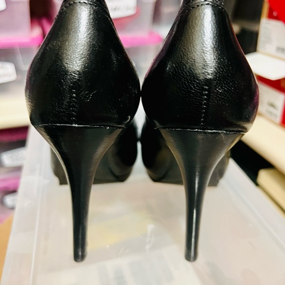 Pump up your look in these stylish shoes. - Picture 3 of 5